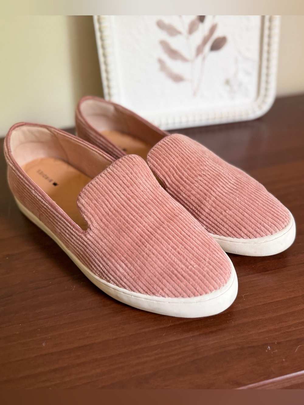Birdies Pink Corduroy Women’s loafer sneakers size 8.5
